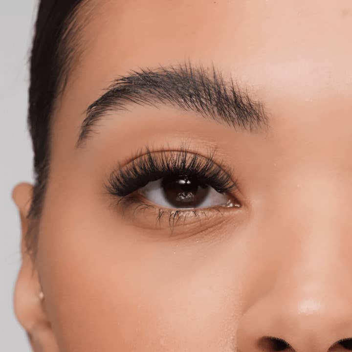 Pro Lash - Wholesale False/Fake Eyelashes - Volume Feathered Wispy No. 335