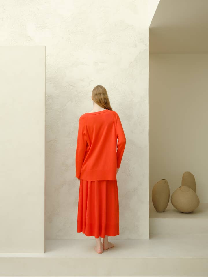 Lèmme - Wholesale Tunic Sweater - Women's - V-neck extra fine merino wool maxi sweater3