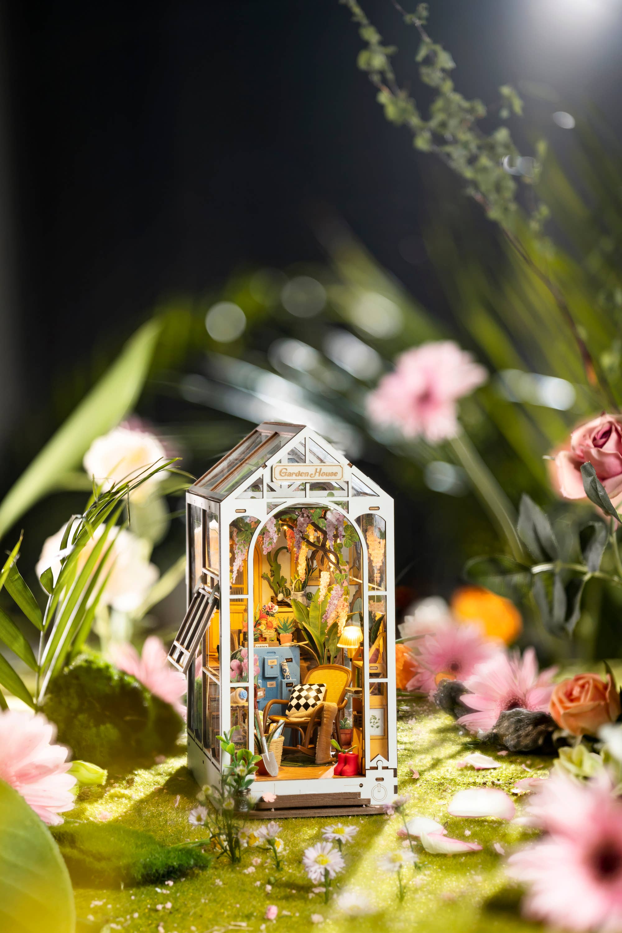 Magnote - Wholesale DIY Craft Kit - Rolife Holiday Garden House DIY Book Nook Kit9