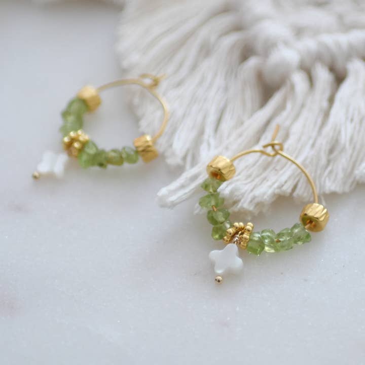 EARRINGS SUBHI PERIDOT AND MOTHER OF PEARL for wholesale by GINANDGER