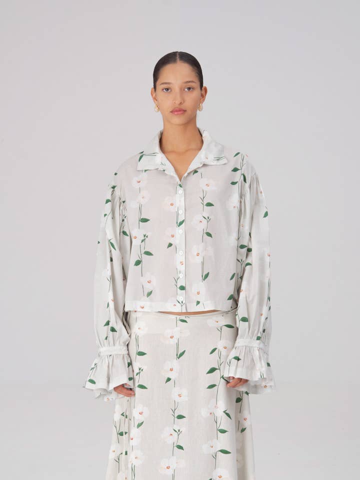 CARMEN SAYS - Wholesale Button Down Shirt - Women's - Camisa larga con estampado de flores y espíritu floral1