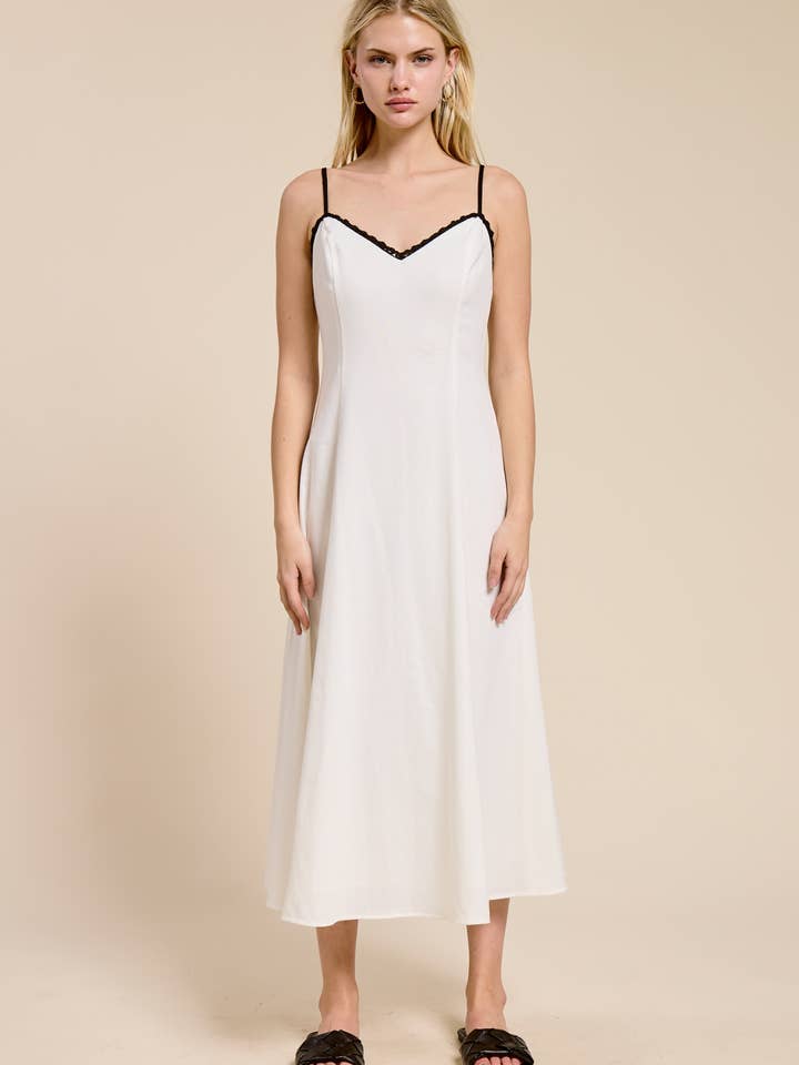 Seine Sommer-Midikleid in Weiß für den Großhandel von FLAT WHITE