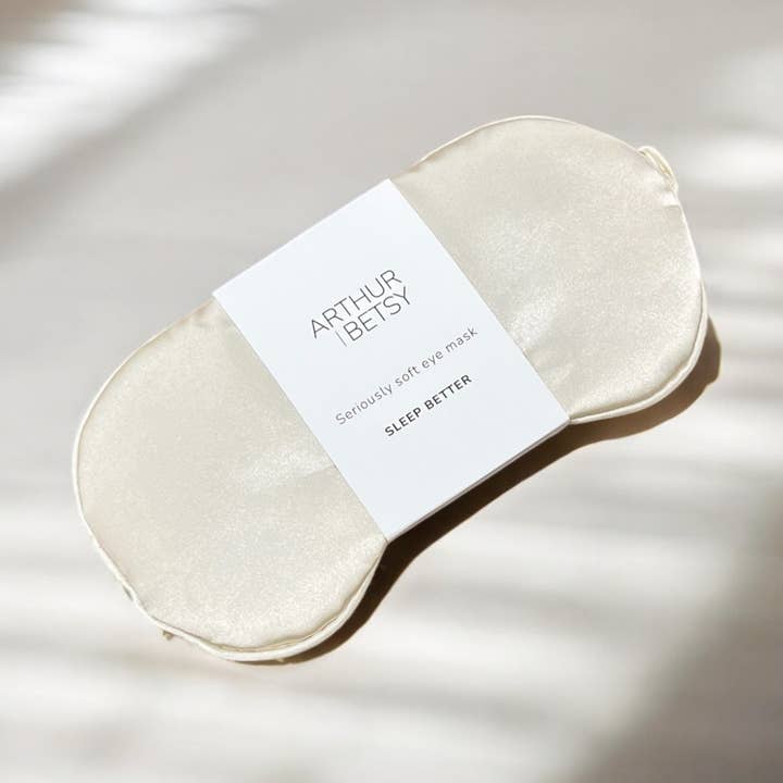 Satin sleep mask for wholesale by Arthur Betsy
