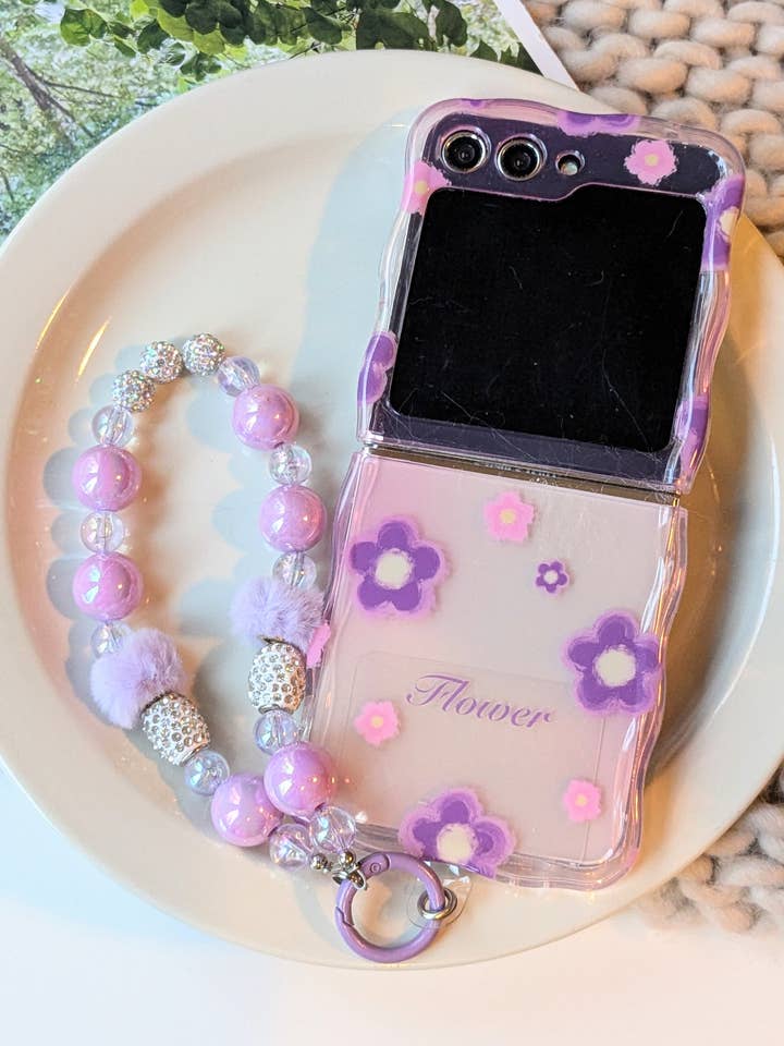 Niedliche Blumen-Handyhülle mit Riemen für Samsung Z Flip 5 für den Großhandel von Cutepaws Phone Case