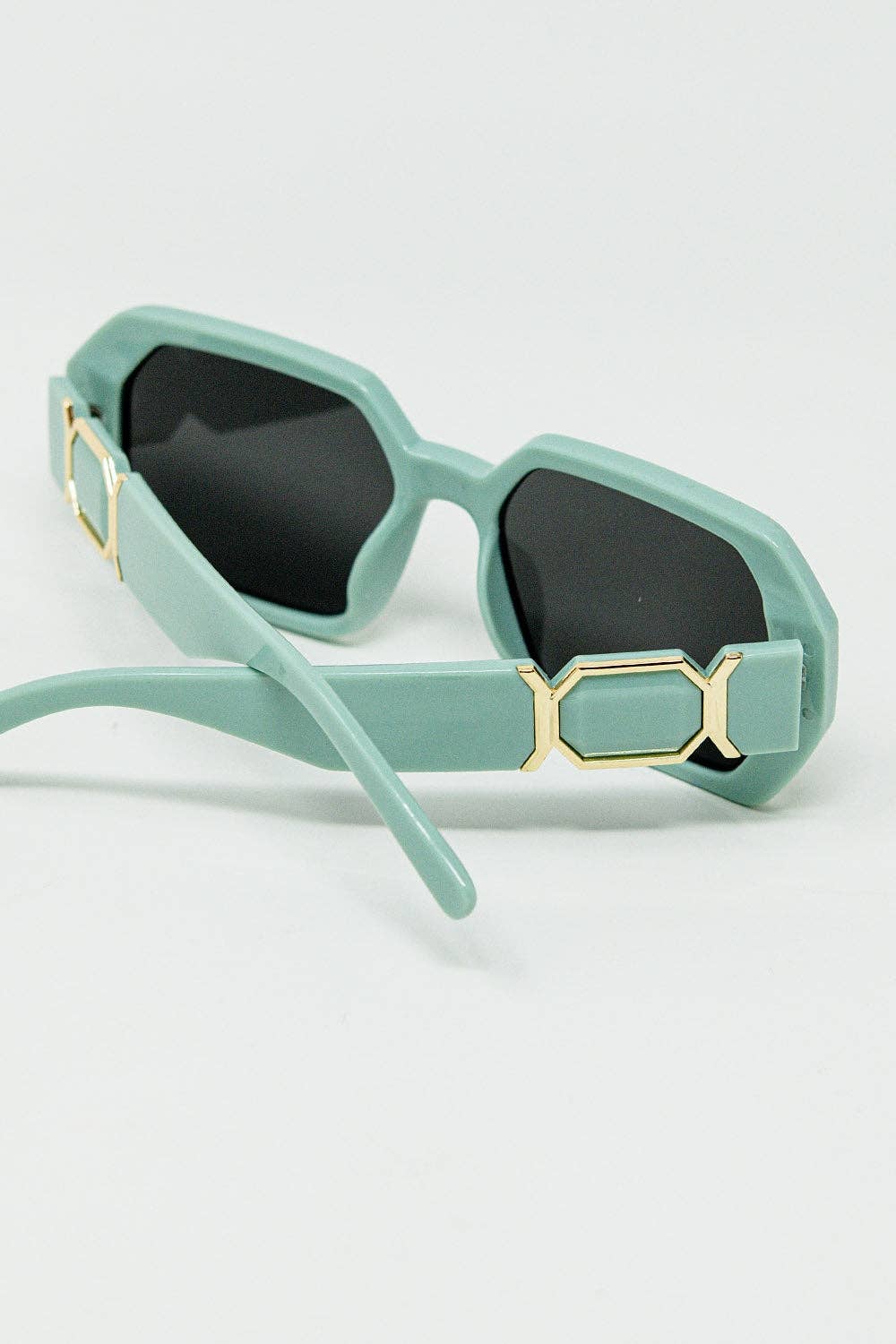 GREEN Diamond-Shaped Sunglasses with light Emerald Lenses for wholesale on Faire2