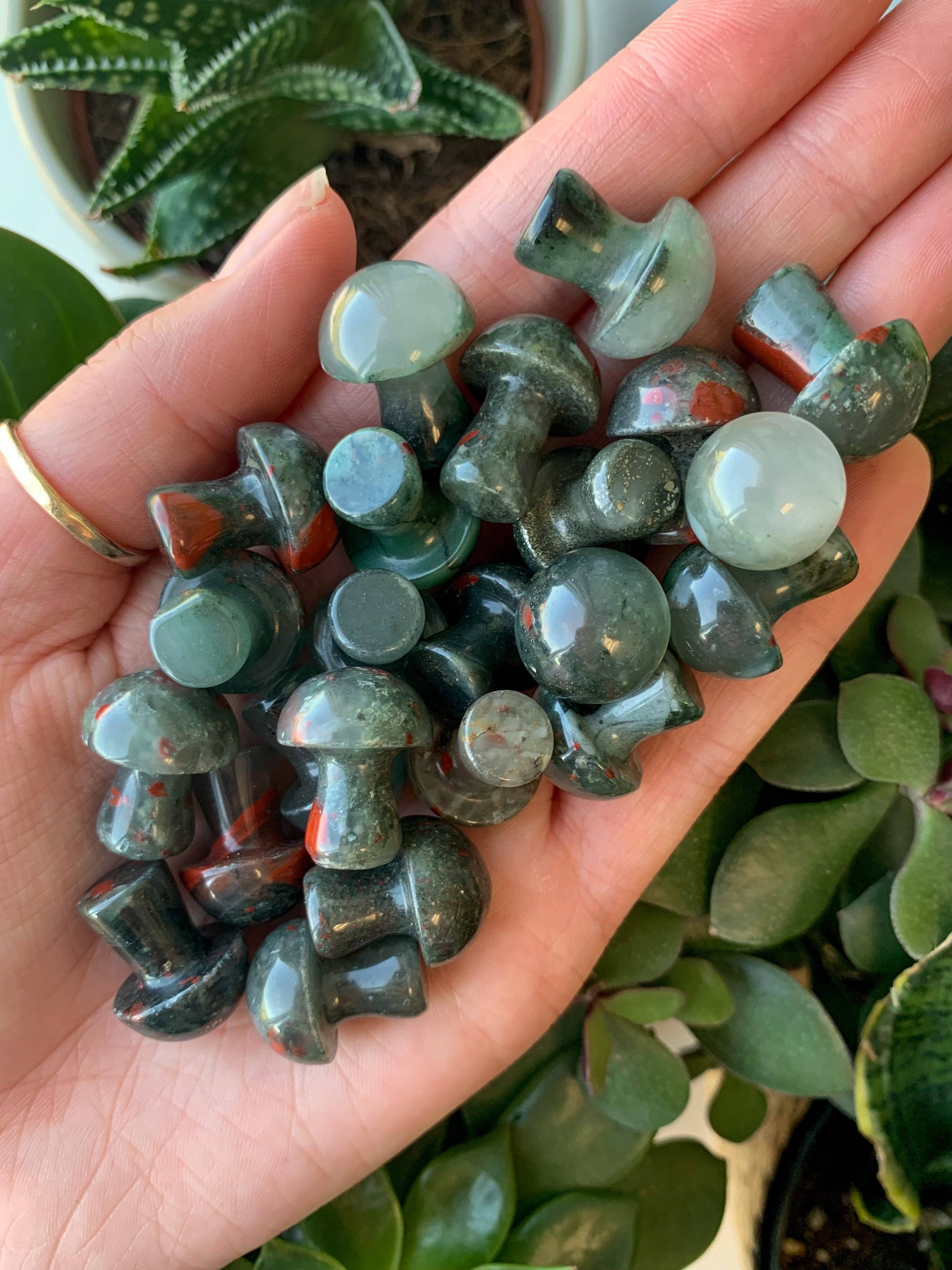 Crystal Vibes Inc. - Vendita all'ingrosso Pietra/cristallo spirituale - Mini intagli a forma di fungo10