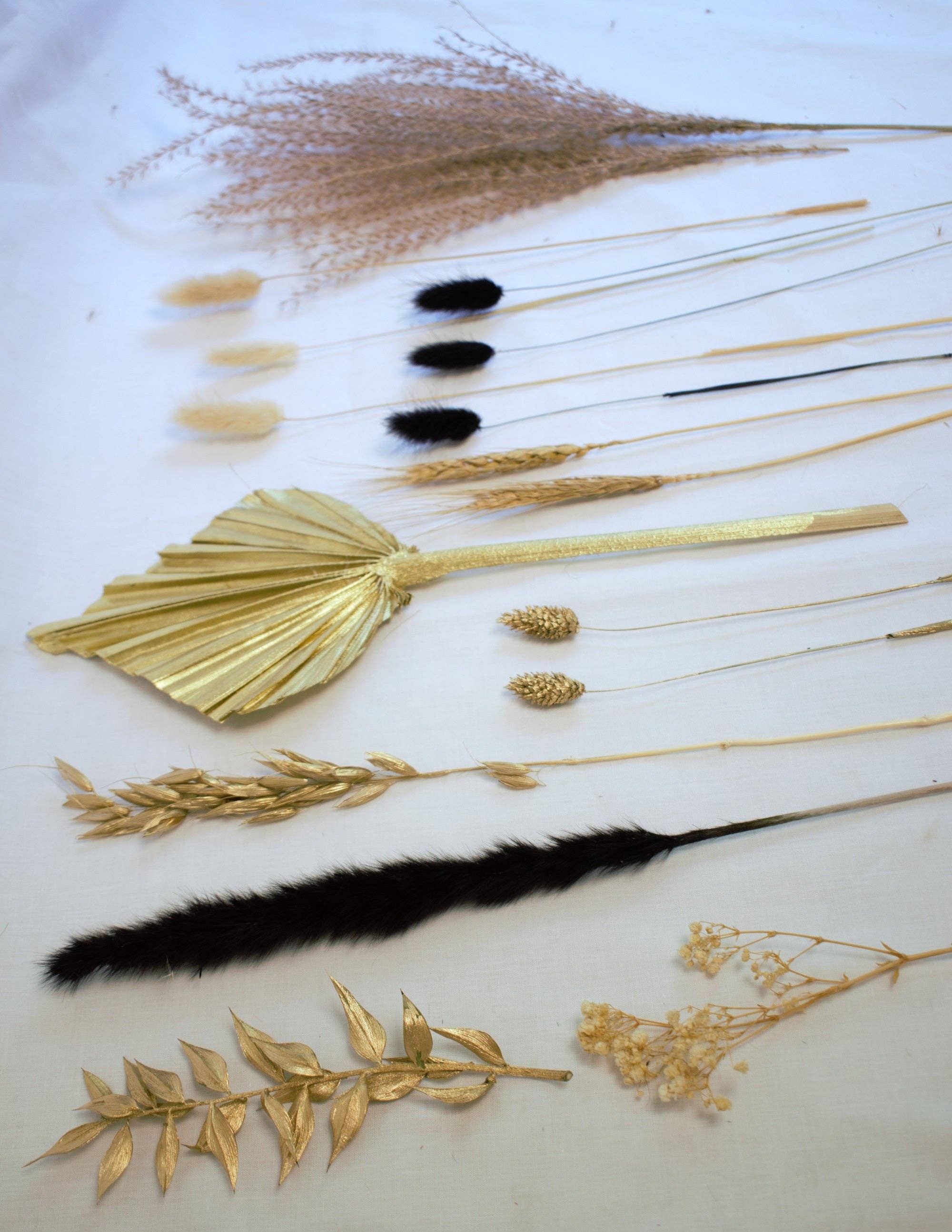 Opal Lily – wholesale Dried/pressed flowers – Black & Gold Palm Spear Bouquet2