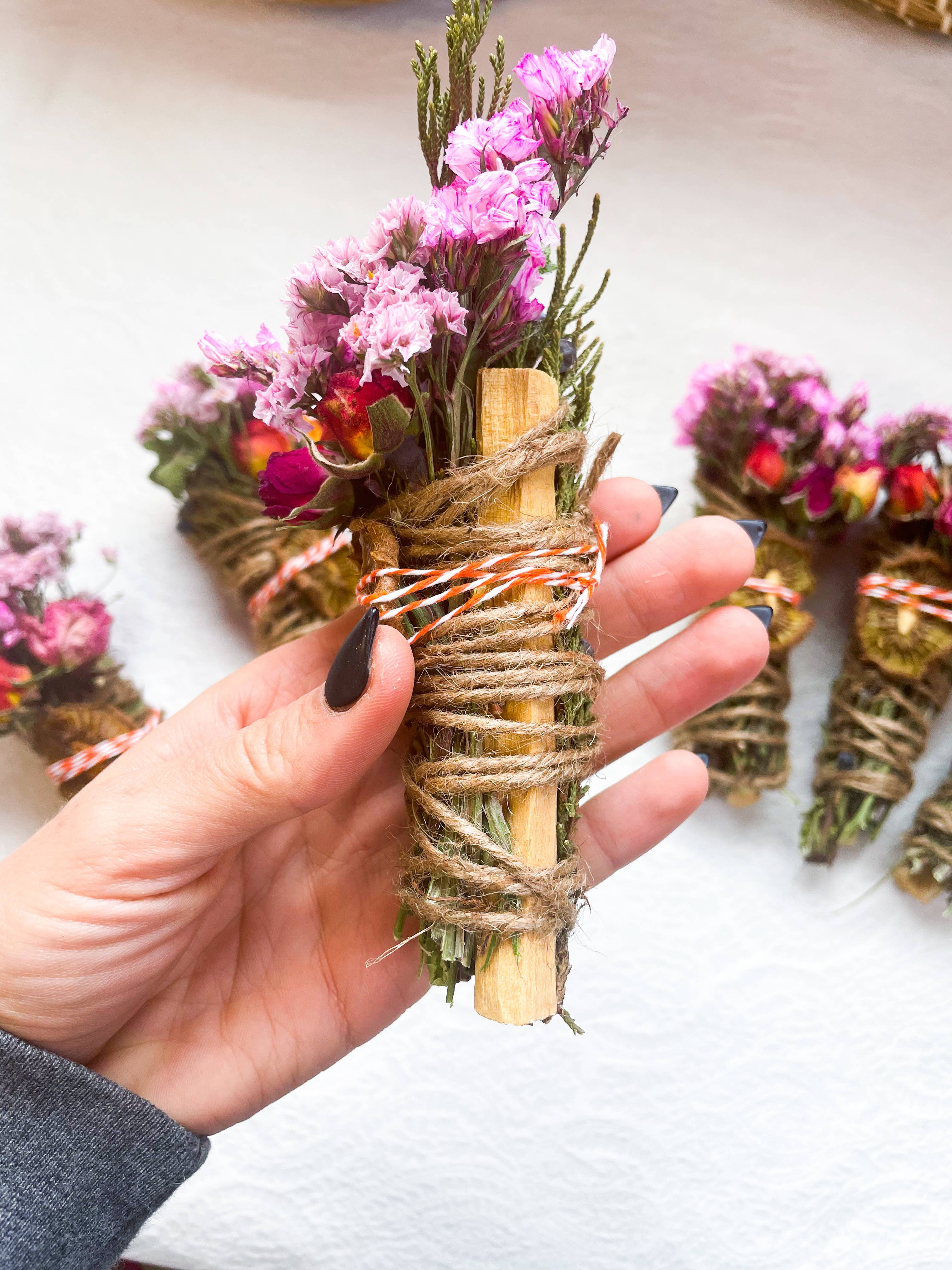 CharlieHaze - Wholesale Sage Bundle - Kiwi, Mint, Palo Santo and Cedar Spring Smudge Stick3