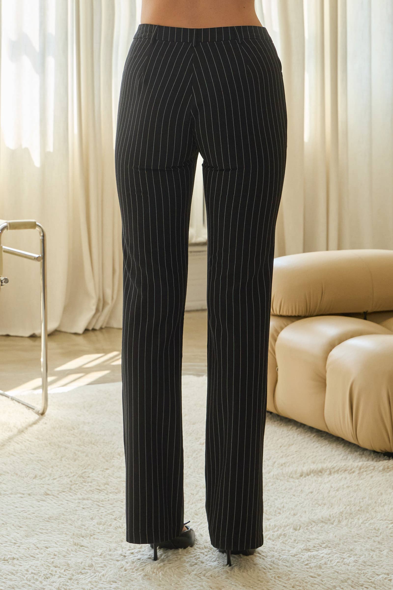 Zwart Poplin set met krijtstreep geweven top en broek. voor groothandel op Faire7