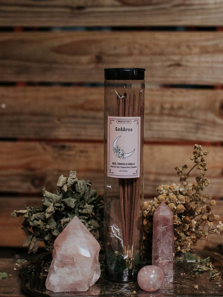 Encens roulé à la main déesse - Tabac à la rose - Bâton d'encens pour la vente par Midnight Raven Studios