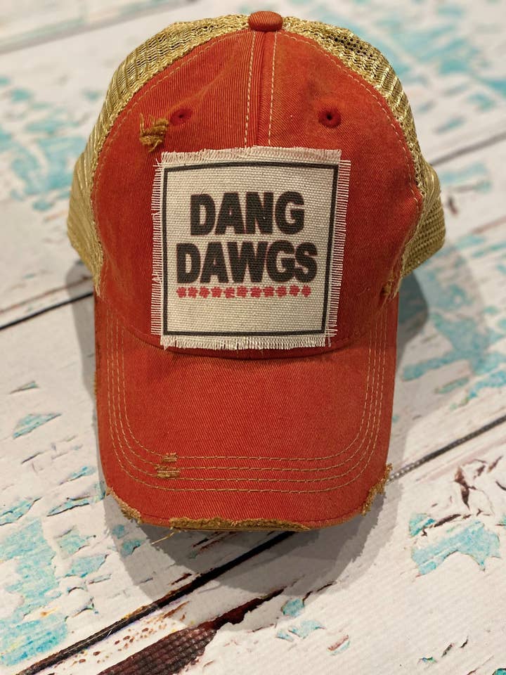 Cappello da camionista Dang DAWGS invecchiato per la vendita all'ingrosso da parte di Dang Chicks