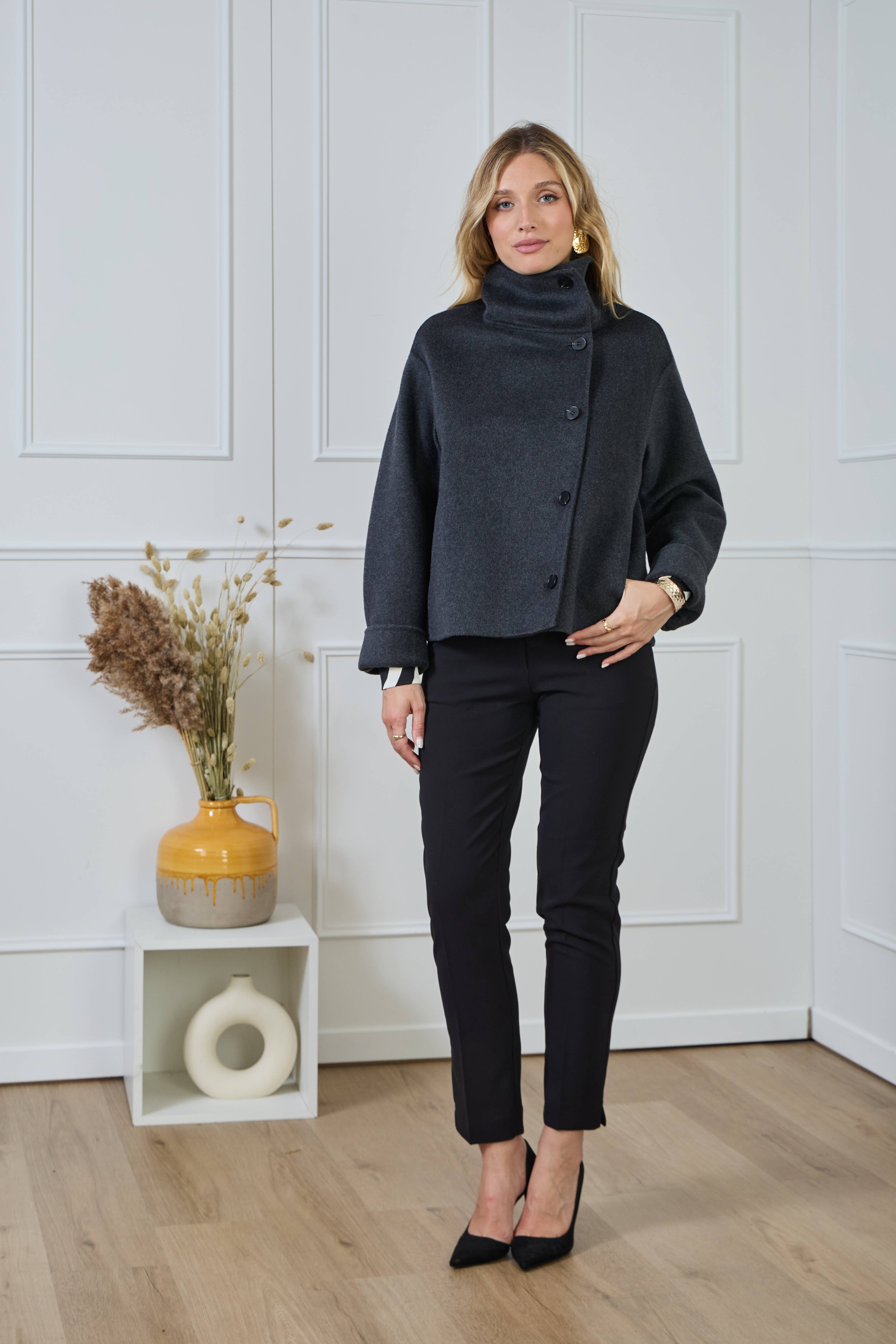 LULUMARY - Wholesale Varsity/Baseball Jacket - Women's - Short coat V32816