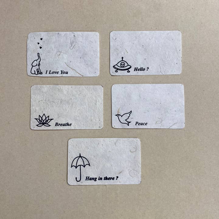 Ganesh Himal Trading - Venta al por mayor Conjunto de papelería y tarjetas - Juego de Notas de Amor de Papel Lokta Hecho a Mano, con 5 Diseños