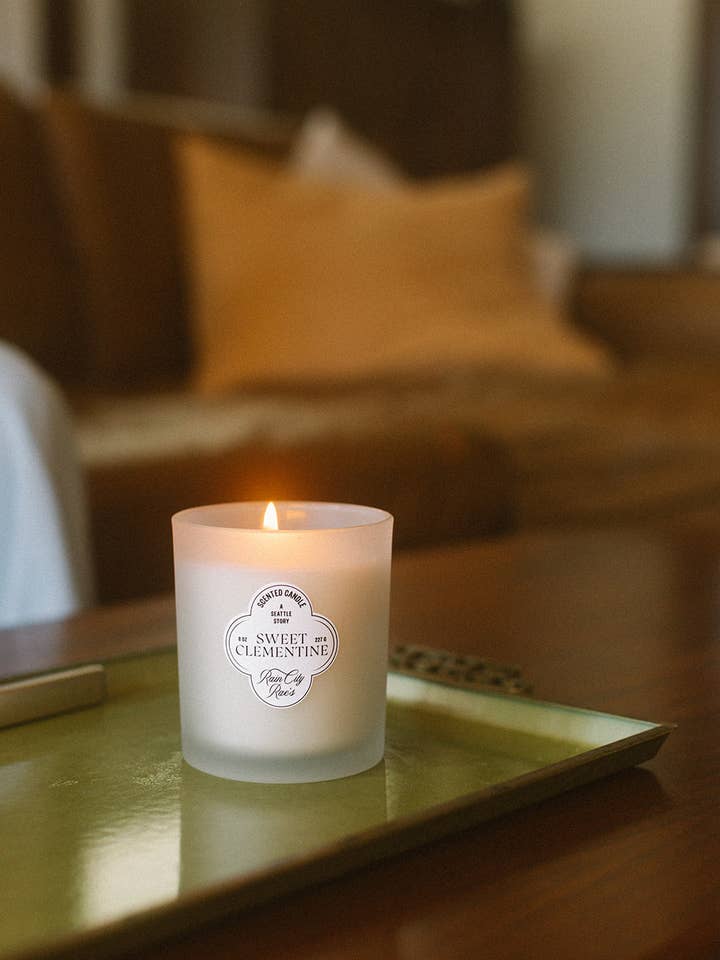 Vela Escarchada de Clementina Dulce 8 oz para venta al por mayor de Rain City Rae's