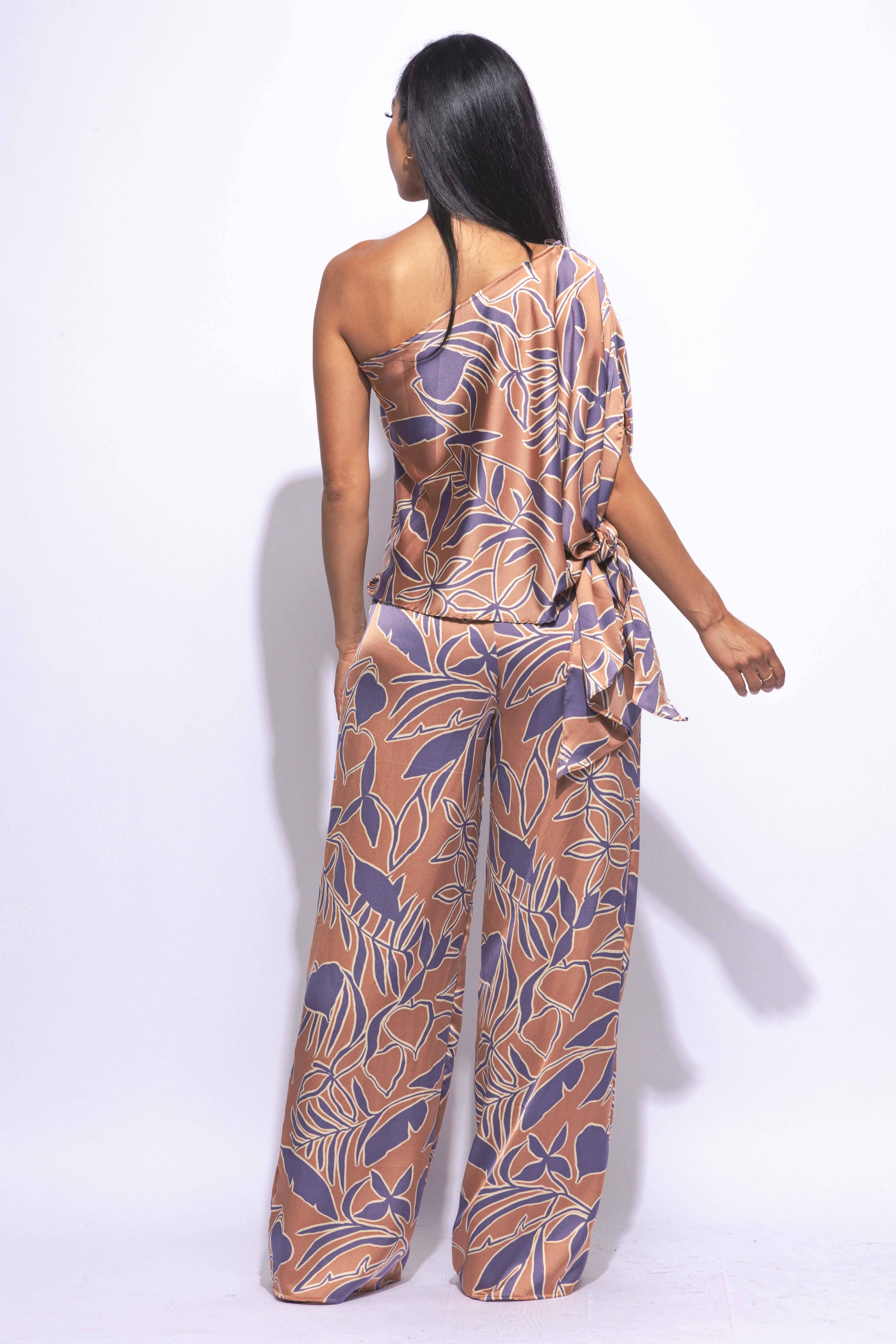 K Too - Vendita all'ingrosso Completo top e pantaloni (NON loungewear) - Donna - Completo in satin con una spalla e pantaloni a gamba larga16