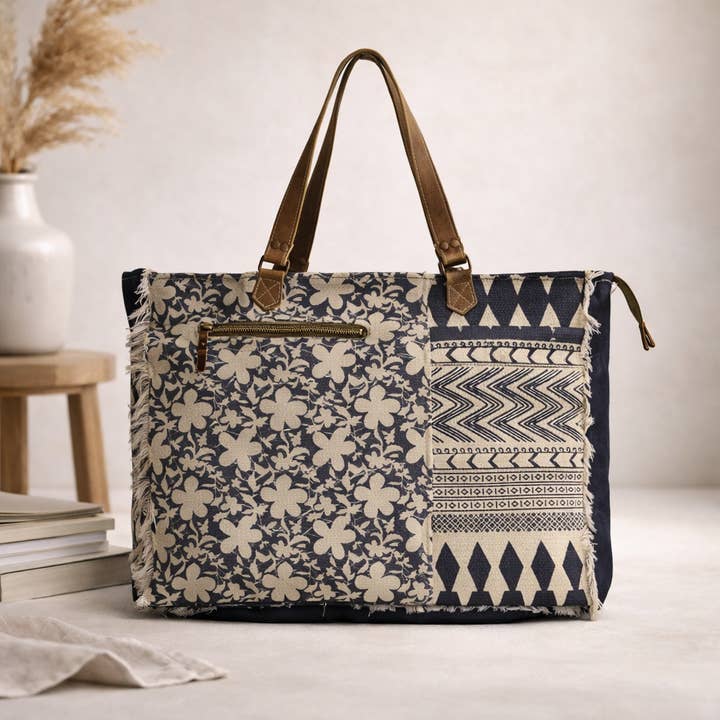 Borsa da weekend in tela riciclata nera e pelle | Fatto a mano per la vendita all'ingrosso da parte di Hopofly Bags