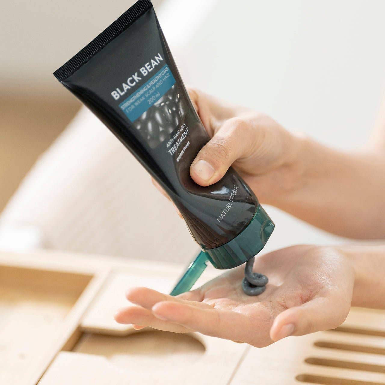 VIAI Beauty – wholesale Scalp/hair treatment – Nature Republic Black Bean Invigorating Hair Treatment4