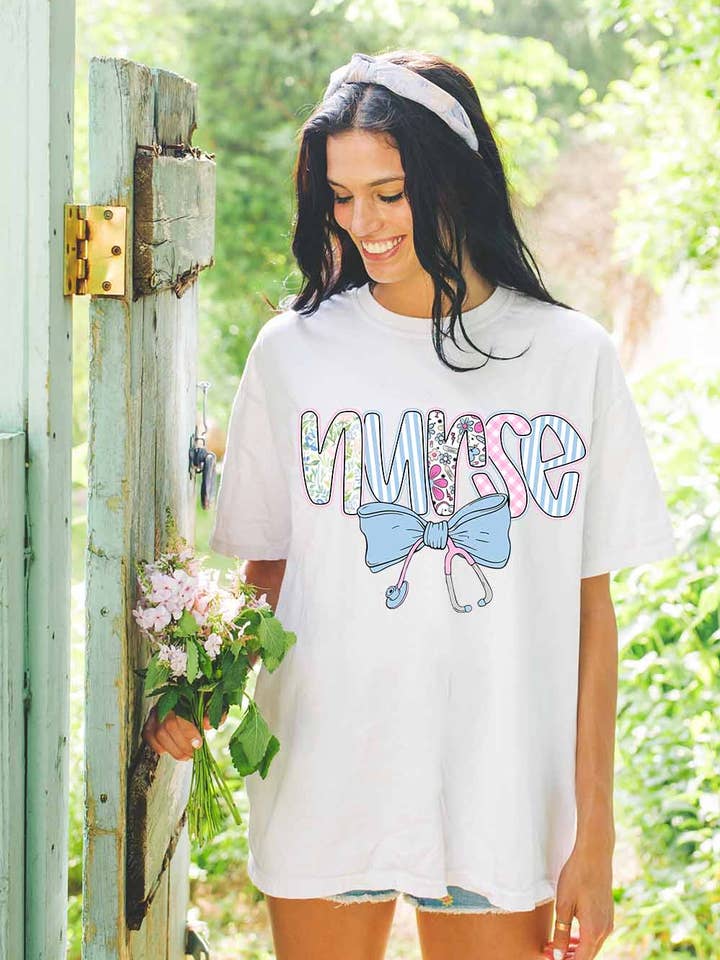 Kvinde Grafisk T-shirt, Sygeplejerske for engroshandel hos Khristee