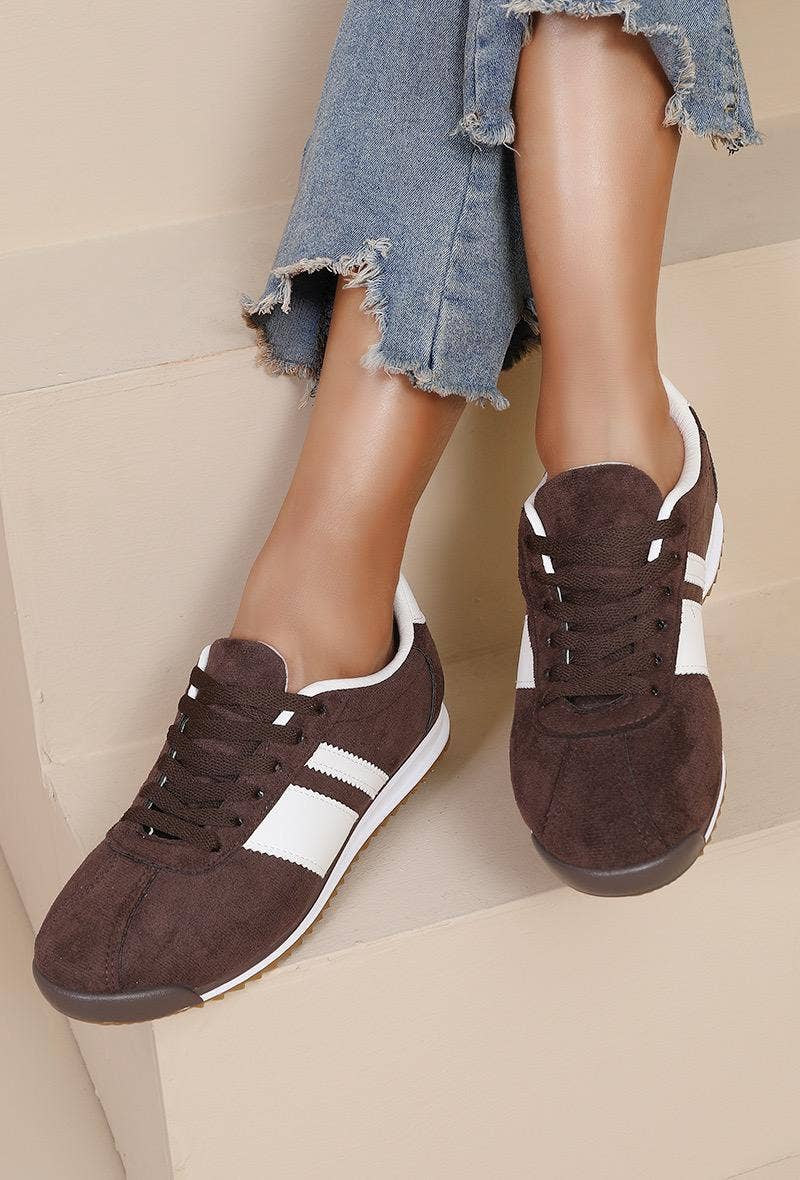 No Doubt Shoes - Wholesale Lifestyle Sneakers - Women's - ROUND TOE SIDE LINE STRIPPED DETAILED GUM SOLE SNEAKERS 1