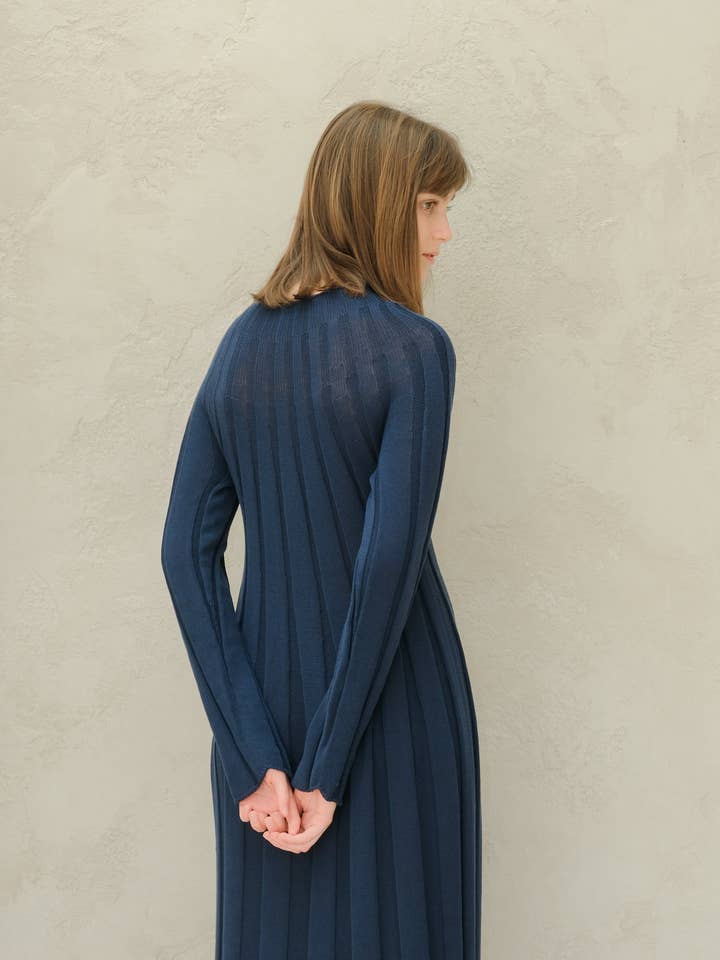 Langes Baumwollkleid mit 3D-Mesh-Strick für den Großhandel von Lèmme