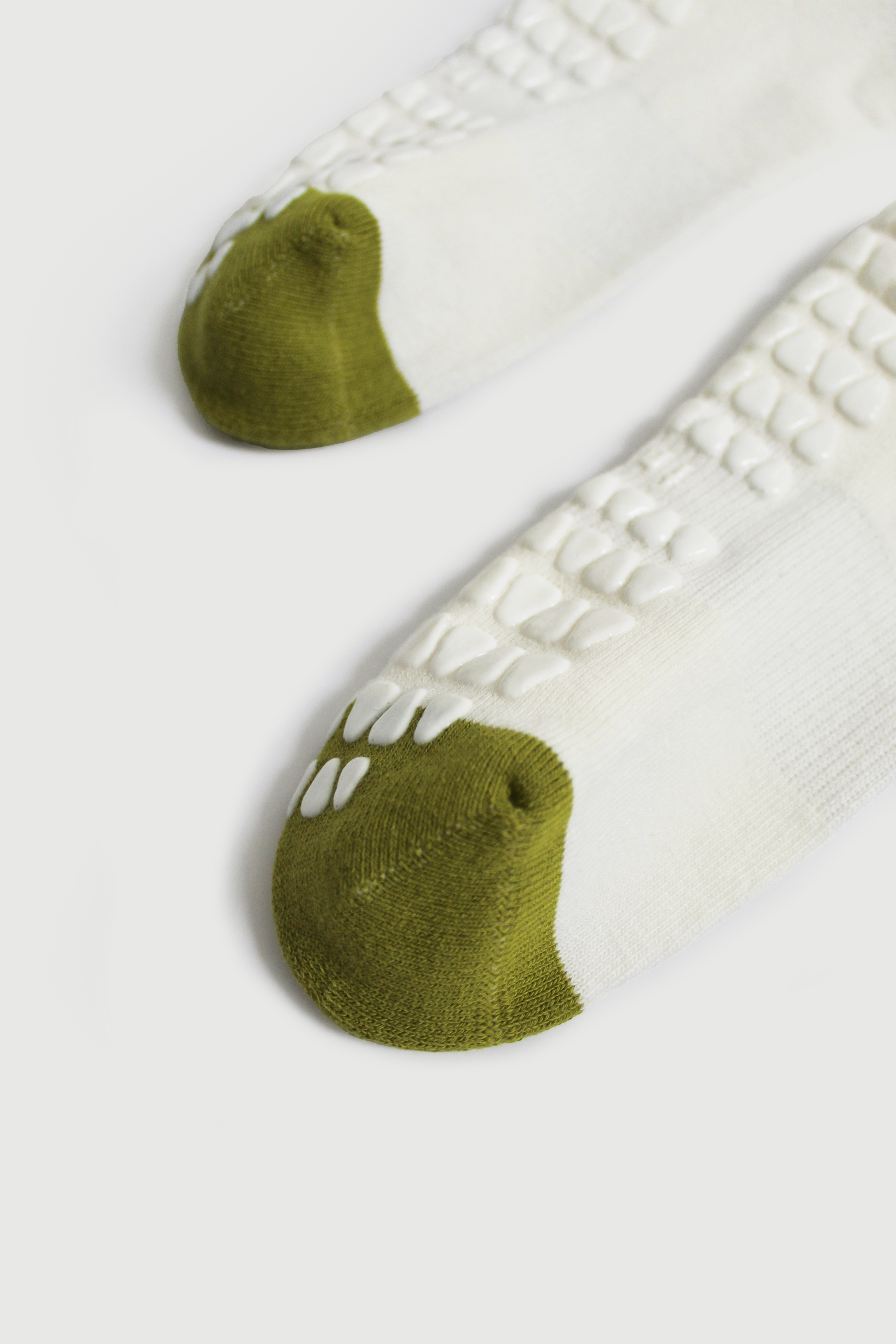 Fraise - Wholesale Socks - Unisex - Grove Dipped Crew1