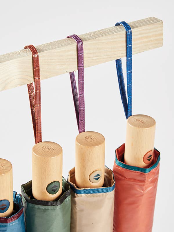 EZPELETA uni ciré vif contrasté. pour la vente par Ezpeleta