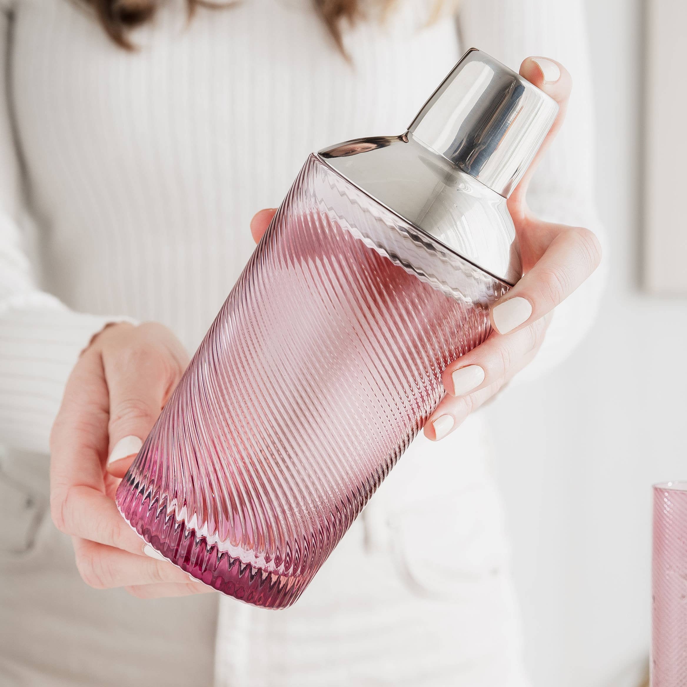 UBERSTAR – wholesale Cocktail shaker – Twist Glass Cocktail Shaker - Pink2