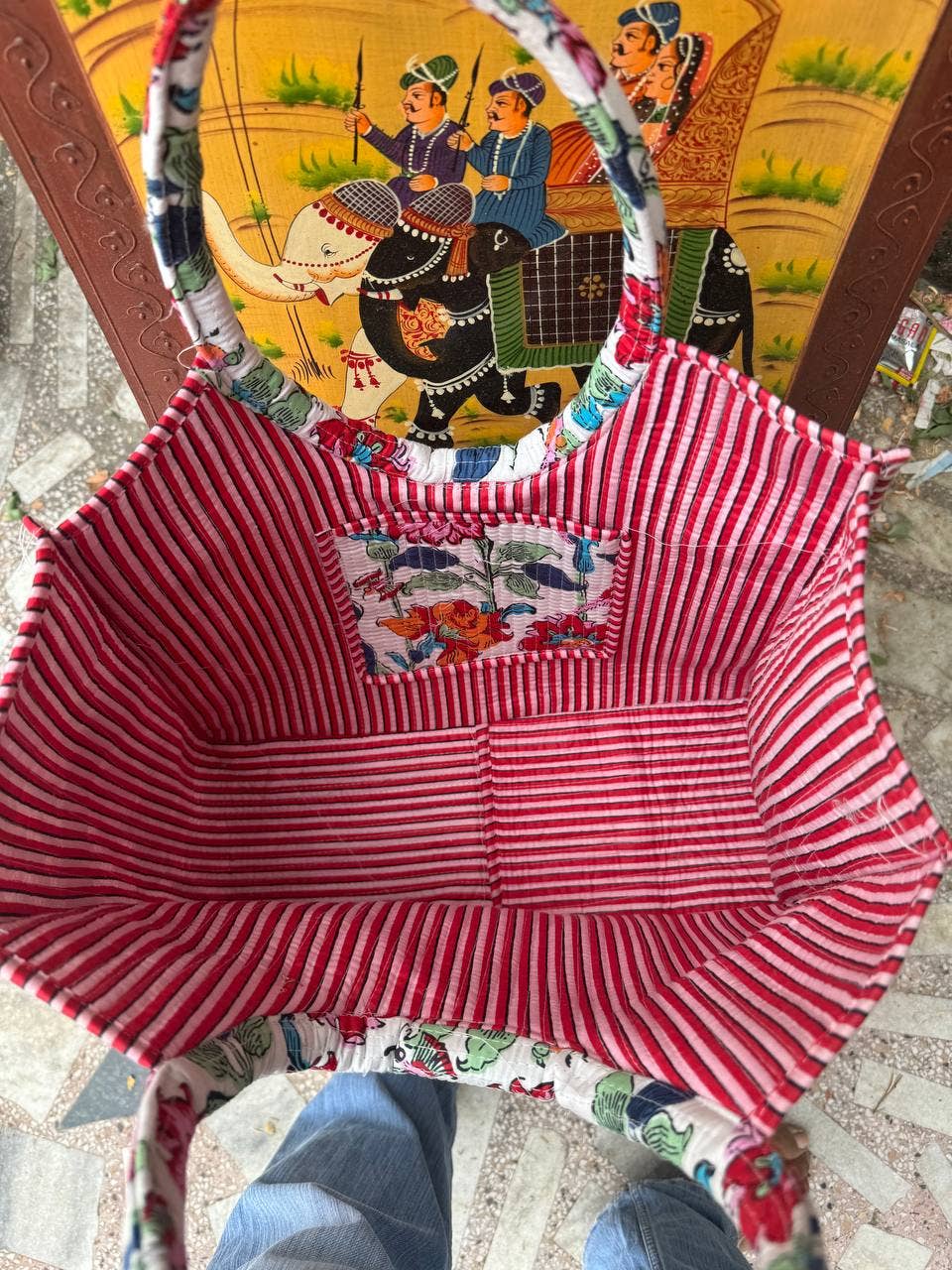 Bhawana Handicrafts - Wholesale Draagtas - Dames - Met de hand bedrukte omkeerbare draagtas met bloemen Handgemaakte gewatteerde tas3