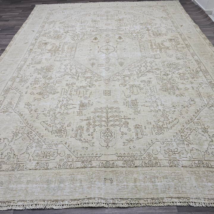 Oversized neutraal Oushak tapijt: 9,25x12,8 ft versleten Turkse wollen kleed voor wholesale door MesopotamiaRugs