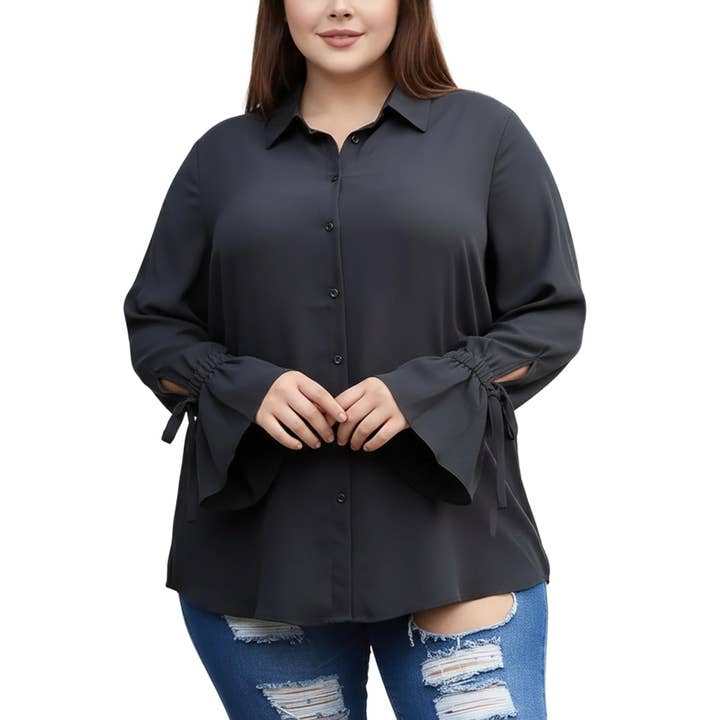 Pleione Plus Size Blus med Självknuten Klockärm och Knappstängning i Svart för wholesale av Robin K