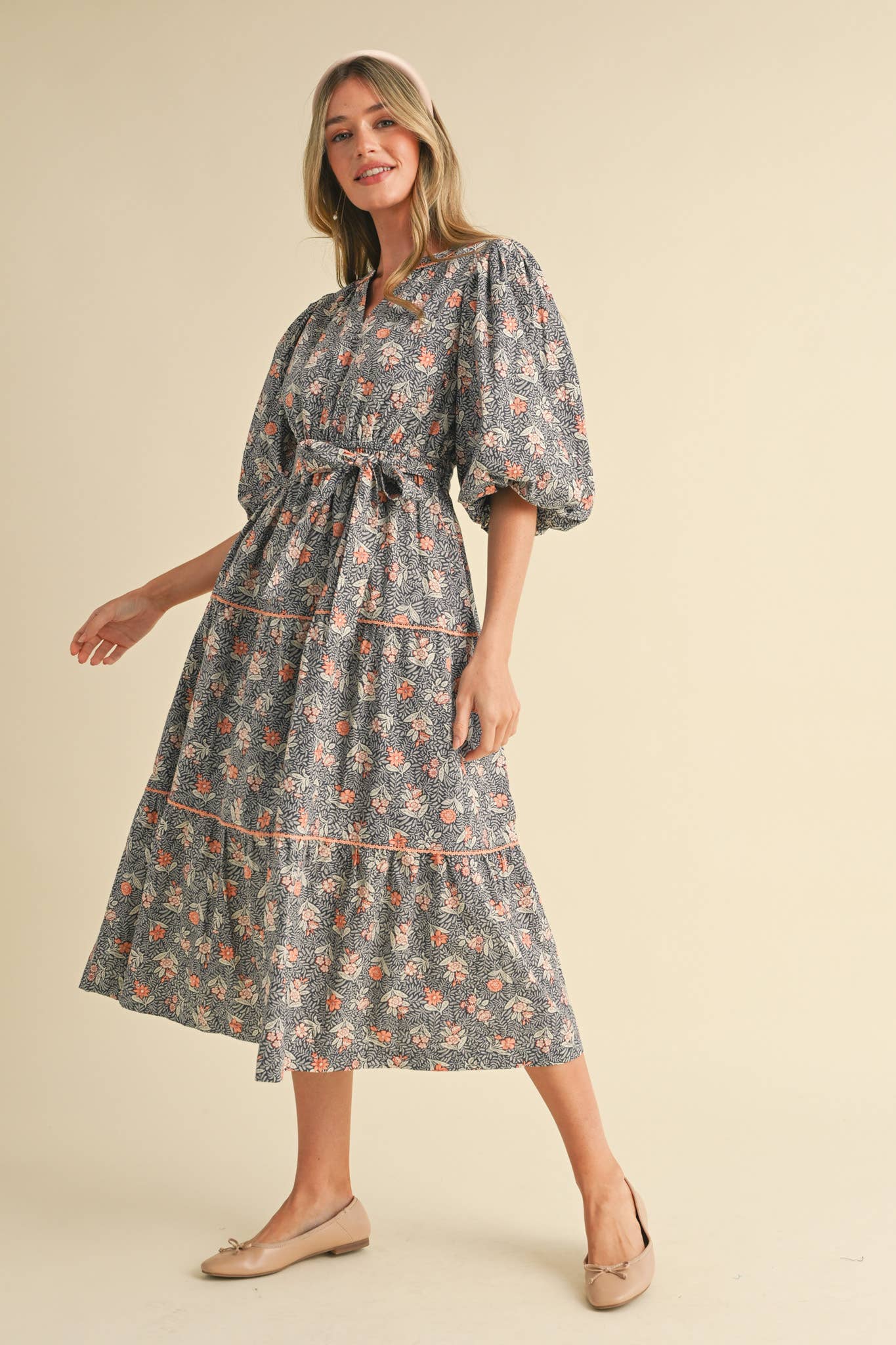 &MERCI - Wholesale Dress - Women's - BUBBLE SLEEVE LACE TRIM MIDI DRESS MDR343029