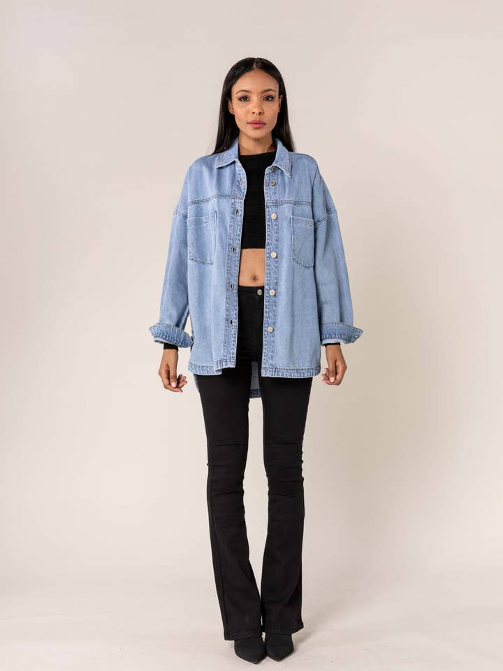 Camicia oversize in denim con bottoni S539 per la vendita all'ingrosso da parte di Nina Carter