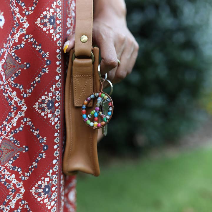 Ornaments 4 Orphans - Wholesale Keychain - Unisex - Peace Sign Paper Bead Keychain1