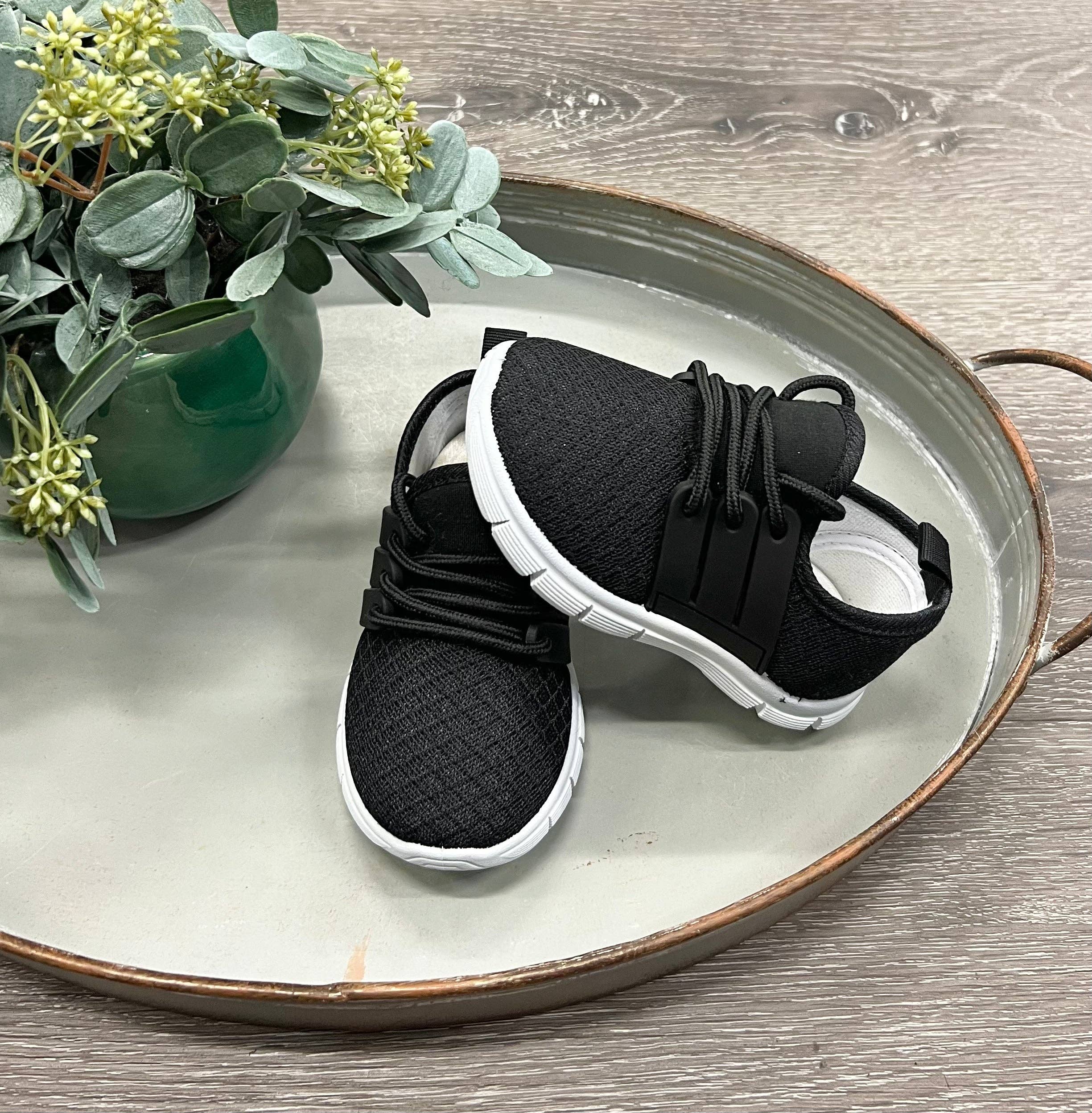 Two Cute Boutique LLC – Großhandel Lifestyle-Sneaker – Kinder – Rundgänge3