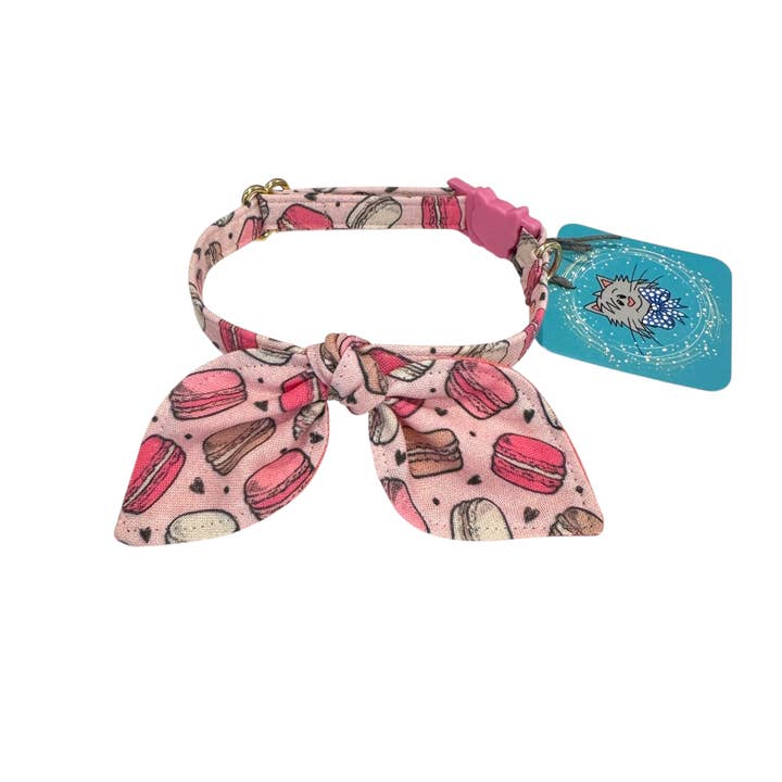 Collier pour chat avec nœud oreilles de lapin - Macarons roses pour la vente par Whiskers Crafts