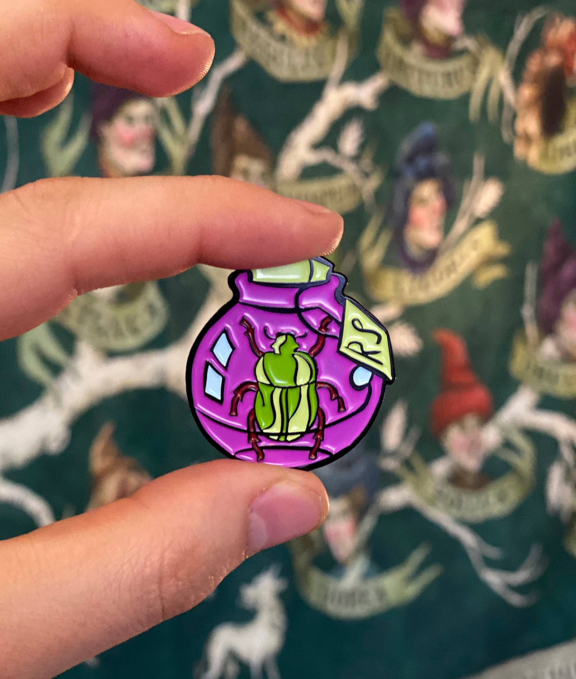 The Witch's Cabin - Wholesale Lapel Pin/Button - Rita Skeeter pin animago beetle | Harry Potter