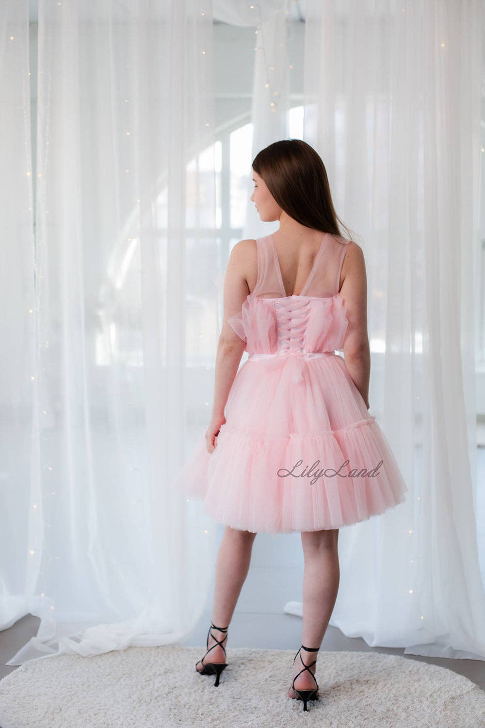 Lilyland – Großhandel Mama-Kind-Set – Passende Barbie-Tüllkleider Mama und Tochter mit Zug7