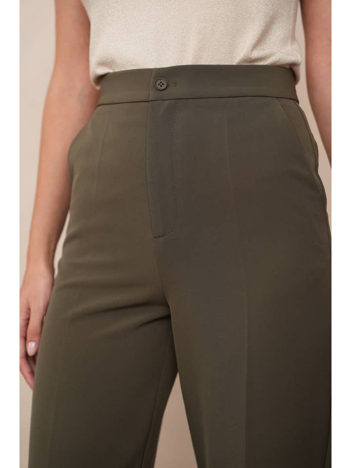 Attentif Paris – wholesale Byxor - Dam – Solid raka byxor med hög midja38