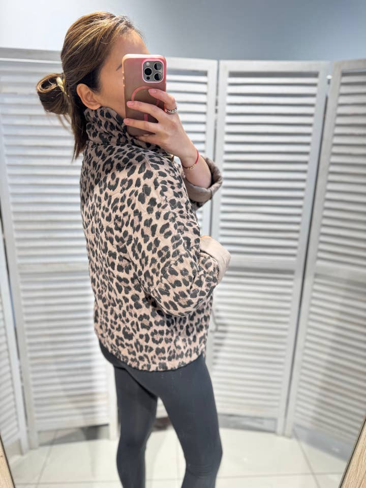 Biege Zip-up jacket with 3/4 sleeves for wholesale on Faire2