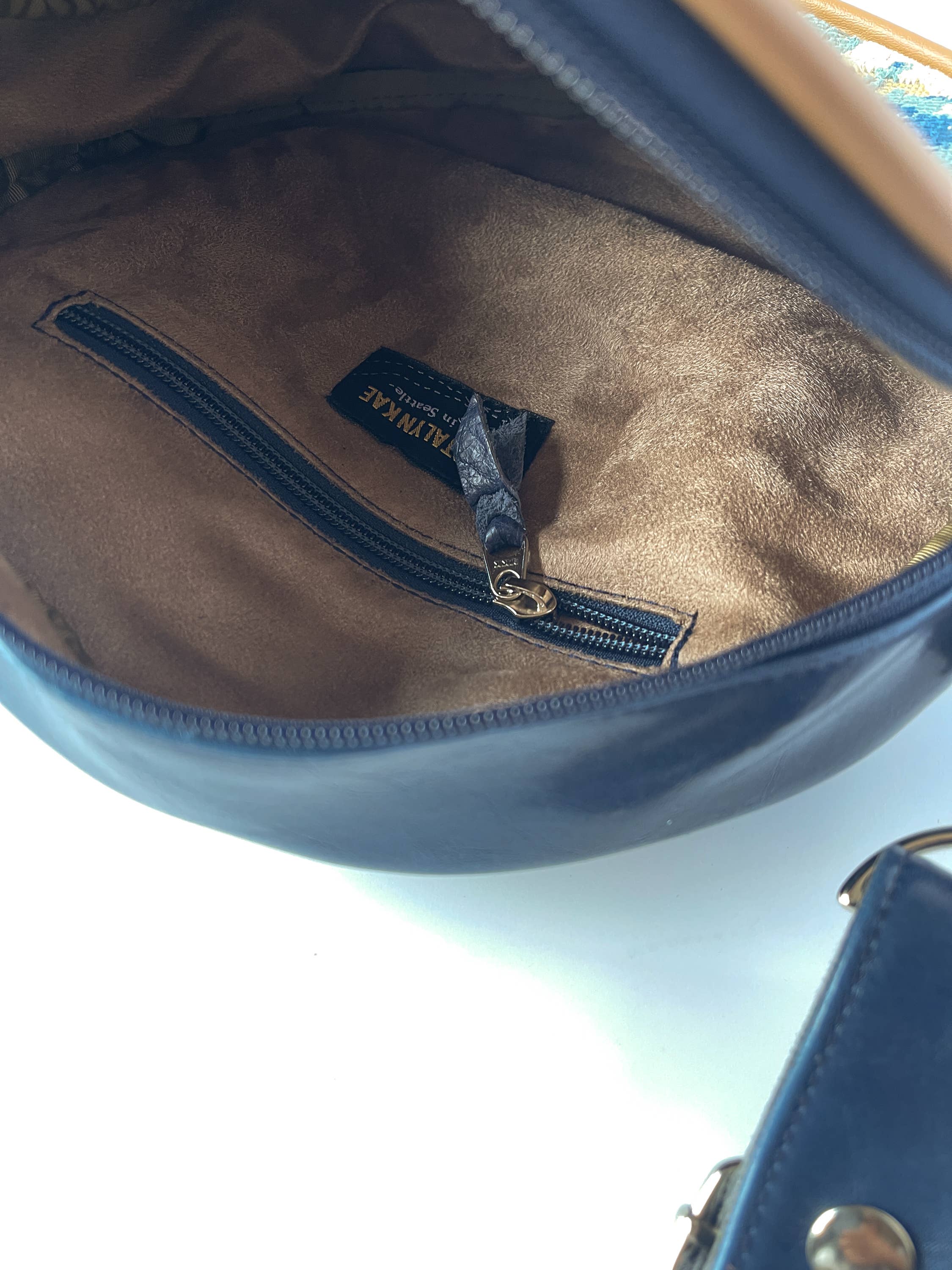 Crystalyn Kae Accessories - Wholesale Crossbody Bag - Women's - Circle Bag - Vintage Fabric round crossbody bag4