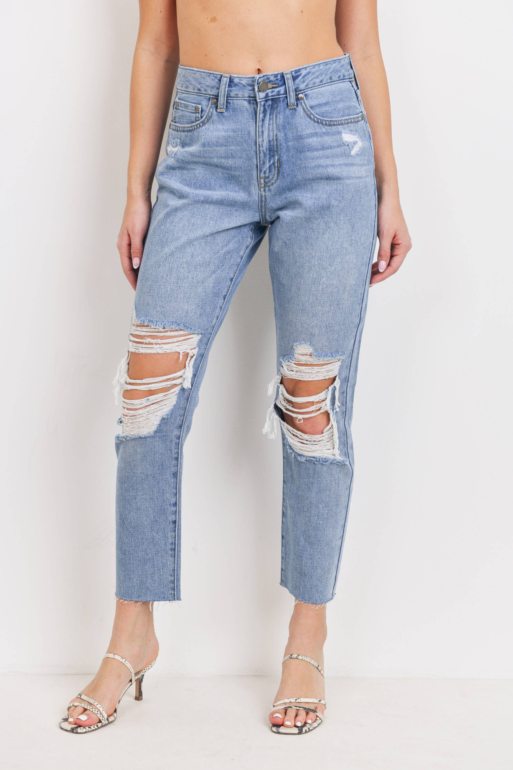 Buy > mom jeans bg > in stock