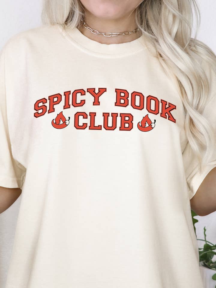 Spicy Book Club | Camisa Cores Comfort por atacado de Curly Tailed Designs