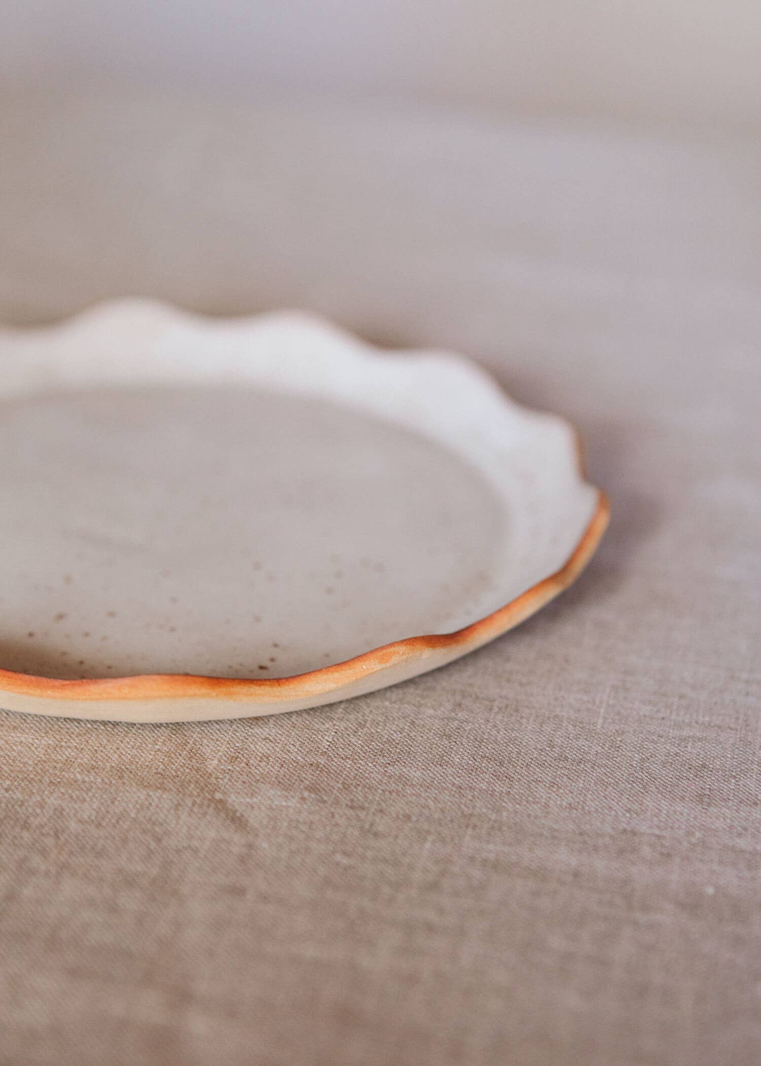 Ohyoko ceramics - Vente Plats - Assiettes en céramique artisanale avec bords ondulés20