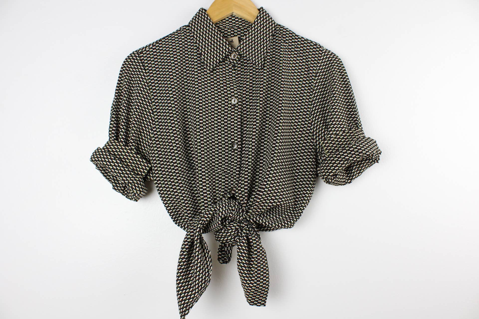 Sun's Out! - Vendita all'ingrosso Camicetta - Donna - Blusa a maniche lunghe con bottoni di seconda mano - Originale22