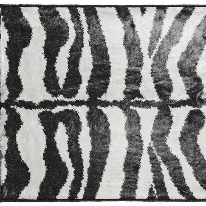 HomeRoots - Wholesale Area Rug - 2' X 3' Black and White Zebra Print Shag Non Skid Area Rug3