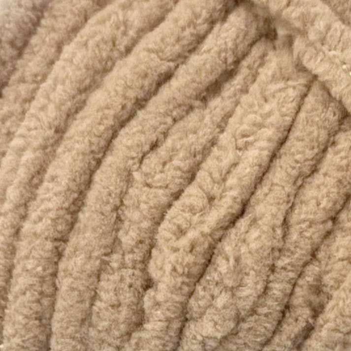 Creative World of Crafts - Wholesale Yarn - Hello Love Blanket Plush Yarn 100g40