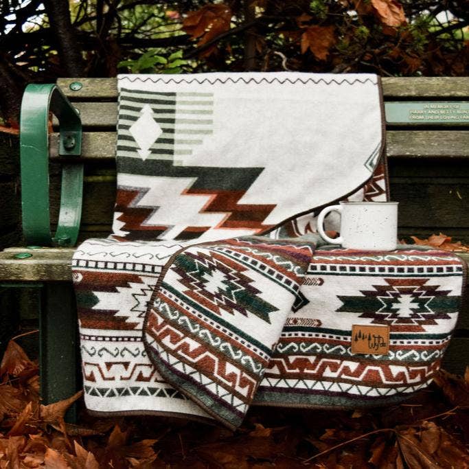Wylde Brigade - Wholesale Throw Blanket - Quilotoa Aztec Reversible Blanket11