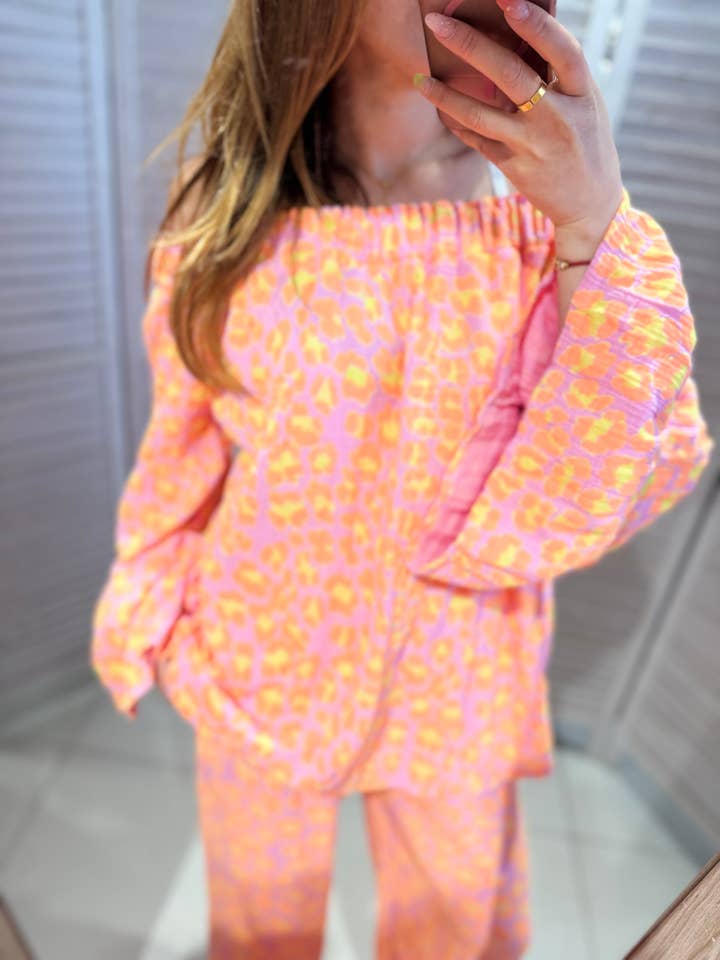 Blusa com mangas largas estampada - M1215-3 por atacado de VICTORIA&ISAAC