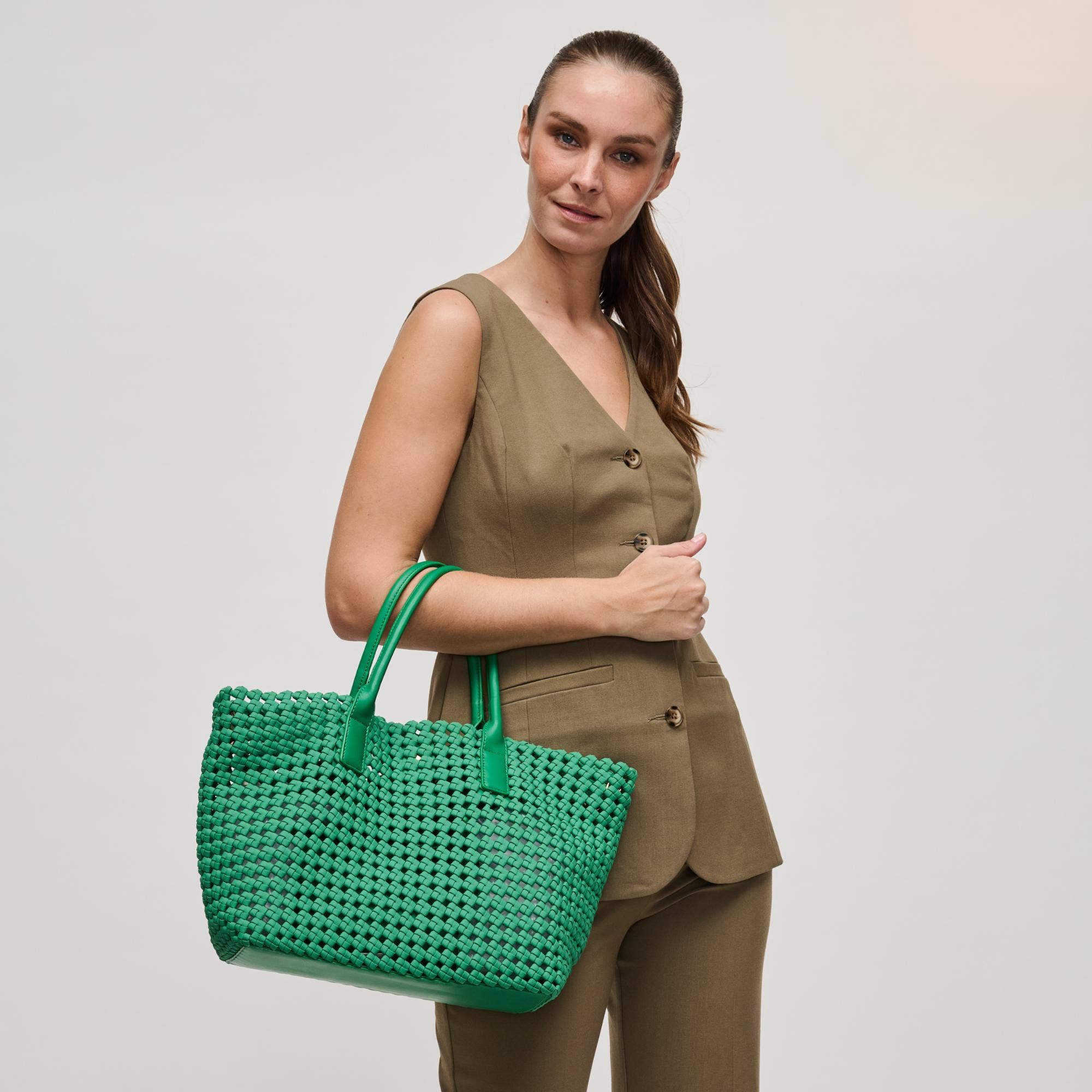 Sol and Selene – Großhandel Tragetasche – Damen – Solstice Medium Handgewebte Knotentasche16