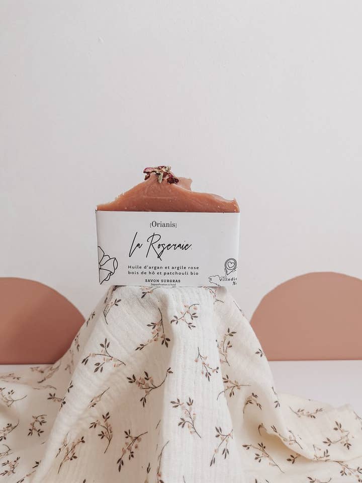 La Roseraie soap for wholesale by Savonnerie Orianis